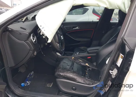 2014 Mercedes-Benz Cla 250 z USA, uszkodzony, nr VIN WDDSJ4EB7EN104248